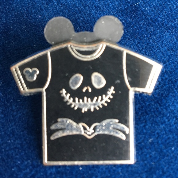 7 diff. Disney PINS, CHARMS, & Keyring - Picture 11 of 12